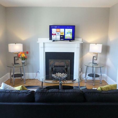 Bright, Clean, Private. In The Heart Of Downtown! Parking, Wi-Fi And Netflix Included Apartment Отава Екстериор снимка