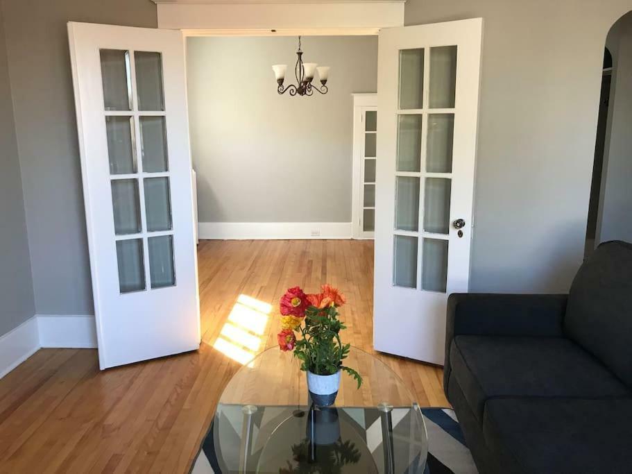 Bright, Clean, Private. In The Heart Of Downtown! Parking, Wi-Fi And Netflix Included Apartment Отава Екстериор снимка