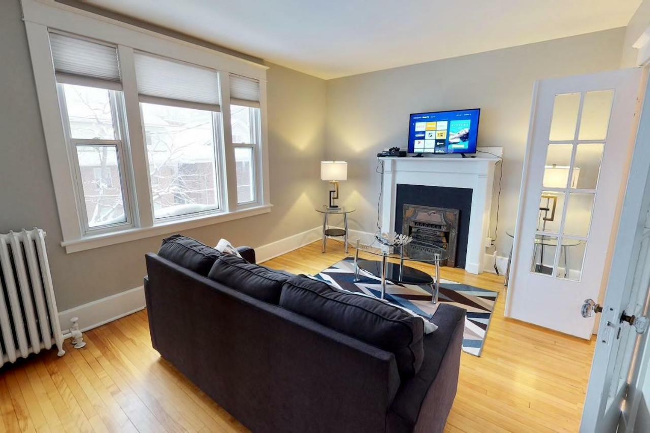Bright, Clean, Private. In The Heart Of Downtown! Parking, Wi-Fi And Netflix Included Apartment Отава Екстериор снимка