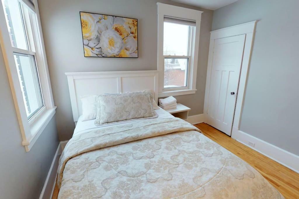 Bright, Clean, Private. In The Heart Of Downtown! Parking, Wi-Fi And Netflix Included Apartment Отава Екстериор снимка